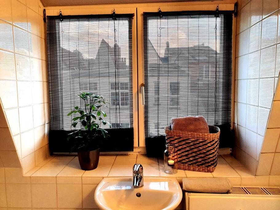 Rostock Hautnah Erleben - Schoene Maisonette 2Og ภายนอก รูปภาพ